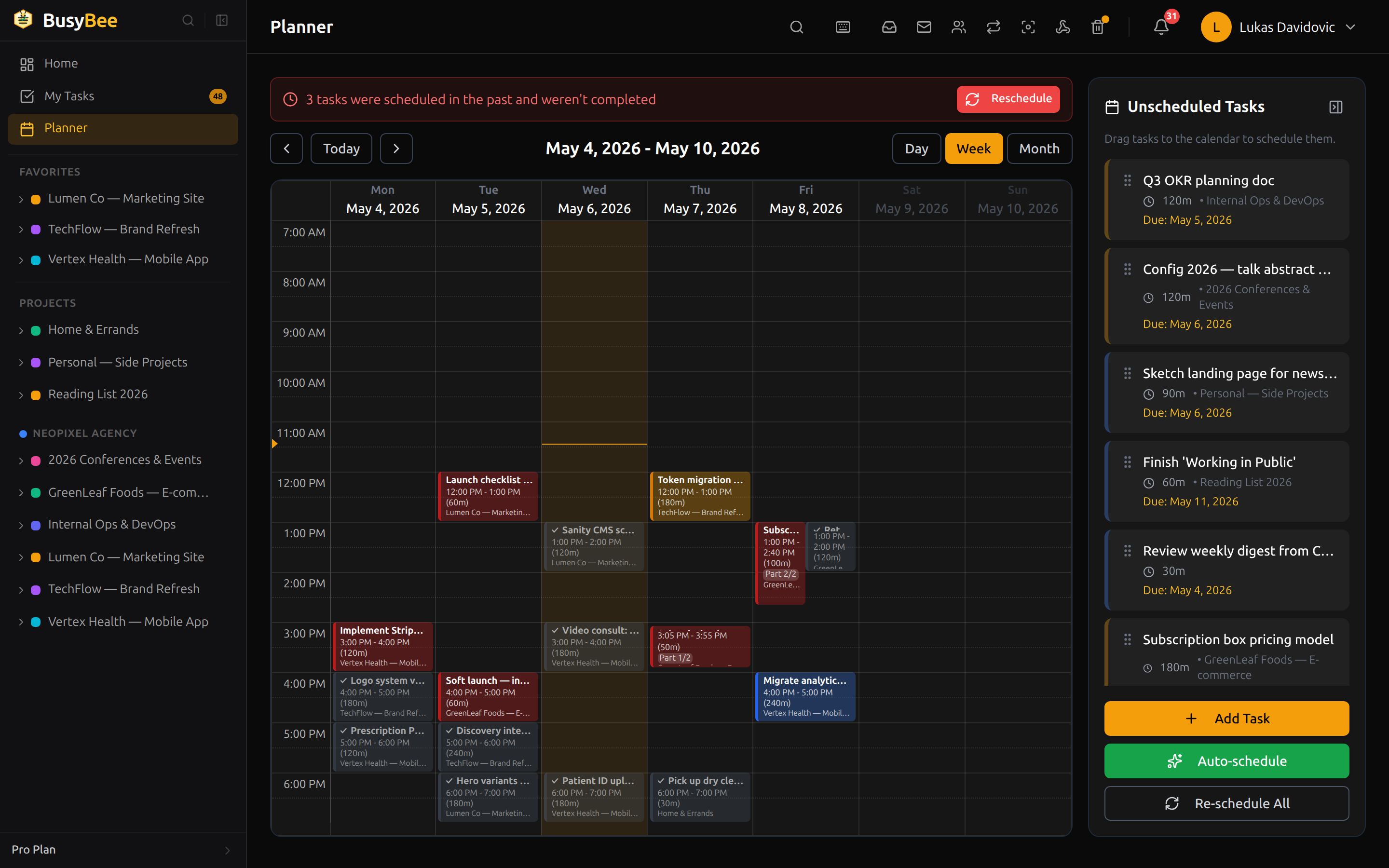 BusyBee.Day weekly Planner with hour-by-hour grid, scheduled tasks, habits, and Google Calendar events