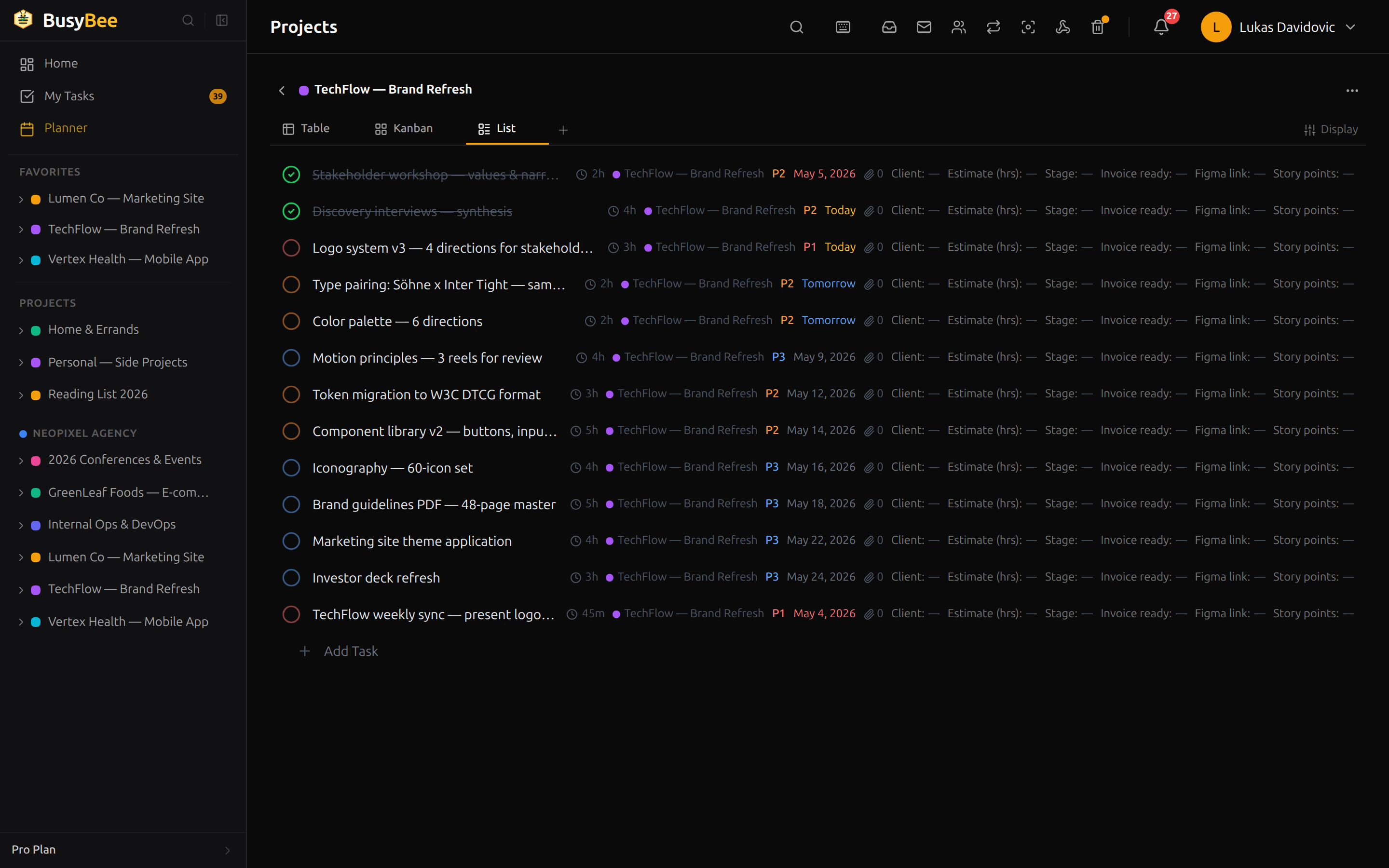 BusyBee.Day projects list showing nine active projects with progress bars and per-project layouts